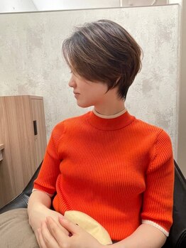 ヘアーリゾート ラウレア(Hair Resort LAULEA)の写真/【古賀・新宮】骨格似合わせ「小顔丸みショート」が人気☆朝のスタイリング楽に、キレイが長く続く♪