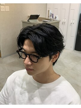 ヴェルデ(VERDE) フェザーパーマ　センターパート