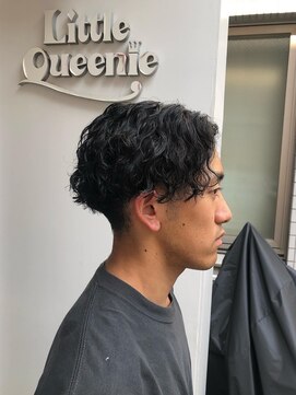 リトルクイニー(LittleQueenie) 縦落ちツイストスパイラルパーマ