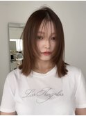 ミディアムレイヤーくびれヘア前髪顔周りナチュラルブラウン