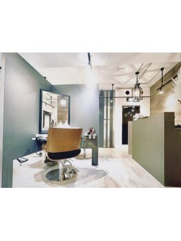 【藤沢】全席半個室のプライベート空間。周りを気にせず、心からリラックスできる大人の隠れ家サロン。