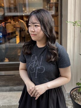 エヴリンアンドペイジ(Evelyn&paige) オリーブグレージュ/ミディアムロング【神戸/元町】