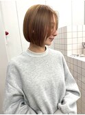ショートボブ 顔周りカット ベージュカラー ブリーチ 20代30代