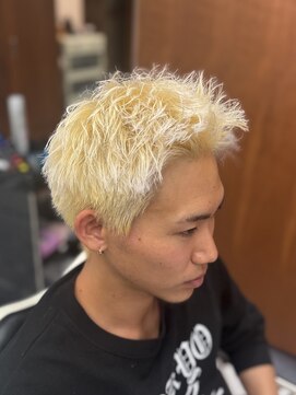 フランクス バーバー ウエストトウキョウ 吉祥寺店(FRANK’S BARBER WEST TOKYO) 波巻きツイストスパイラルリバースセンターパートパH
