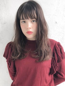 ルティア(Lutia) ピンクベージュ シースルーバング ゆるふわウェーブ