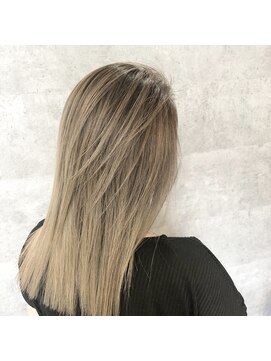 オリ(‘Oli) バレイヤージュ/パールブロンド