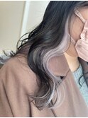 インナーカラーホワイトパープル暗髪ナチュラルウェーブ耳かけ