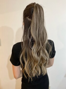 ツムグ 代官山店(TUMUGU) 30代40代50代大人かわいいヘア美髪のススメホワイトグレージュ