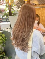 ウユ(uhyu) 【uhyu】ロングレイヤー×ミルクティーベージュ