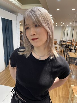 ノラ シンディ(NORA CYNDY) ホワイトベージュカラー