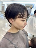 黒髪でもかわいい耳掛けマッシュショート