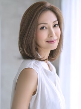 アルトリスト(Altruist Aging×HAIR&SPA) ★ダークアッシュ大人ガーリーボブ着物ミディアムレイヤーカット