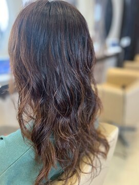 ヘアショップエヌアンドエー 久喜 栗橋店(hairshop N&A) 柔らかさと抜け感で魅せるカジュアルウェーブパーマ/ブラウン