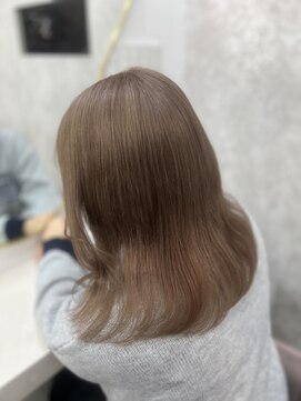 ラビス(Lovis) 黒髪カタログ/オリーブグレー/小顔ヘア/ココアベージュ