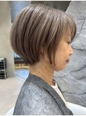 表参道白髪ぼかしハイライトウルフショートボブグレージュ40代◎