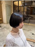 顔回りのレイヤーボブ