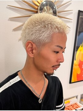 メゾンフォーメン 心斎橋店(Maison for men) バズカット テーパーフェード ブロンドカラー