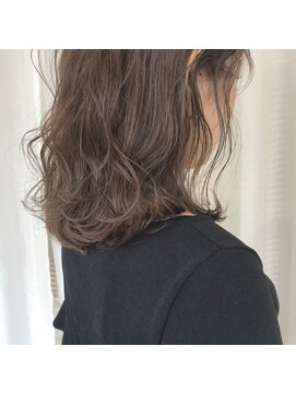 アリーズ シブヤ(ALLYS shibuya) 透明感◎  ハイライト × グレージュ  ふわミディ
