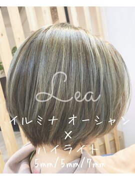 レア(Lea) ミディアム・ハイトーンボブ
