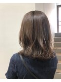 アッシュグレージュ