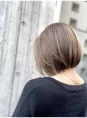 大人ラフ丸みショートボブイルミナカラーベージュ