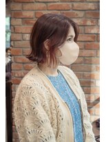 ベイショア(Bay Shore NY) インナーカラーピンクピンクヘア外ハネボブ前髪なし