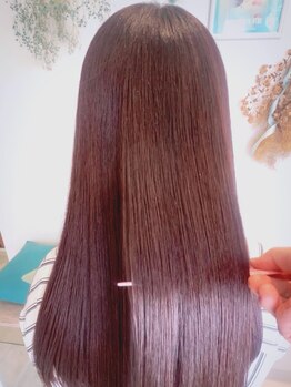 定番「艶深コラーゲンエステ」と縮毛ストレッチ効果のある「整い系ヘアガーデンマスク～芯触修～」が人気！