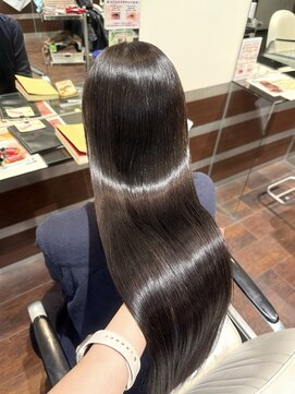 キャパ(CAPA) 小顔ワンレンボブルフベージュ黒髪ハイライト2