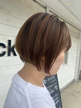 ブリック(Brick) ふんわりショートボブ