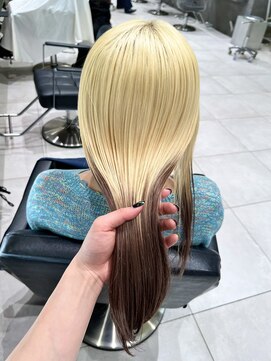 ダブ アオヤマ(DaB AOYAMA) 抜きっぱなしルーツカラーブリーチカラーブロンドヘア