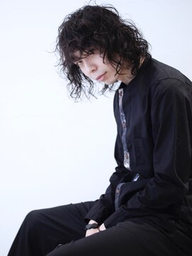 ココ 原宿(KOKO) 波巻きツイストスパイラルフェザーパーマ刈り上げセンターパート