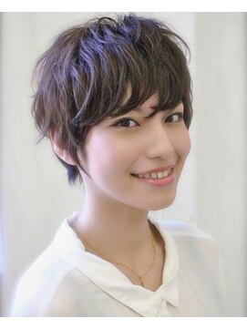 シータ(sheta) 【sheta／ AI】小顔エアリーショート