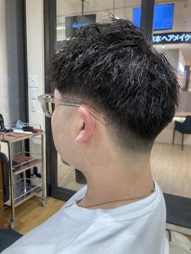 ヘアーズ ゼノン ルクアイーレ店(HAIR'S ZENON) 刈り上げアップバング×ツイスト