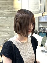 切りっぱなしボブミルクティーカラーベージュブラウン艶カラー