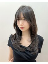 ワン バイ ジエクト(One by The Ect)&nbsp;韓国レイヤーハッシュカット小顔前髪ダークグレージュ