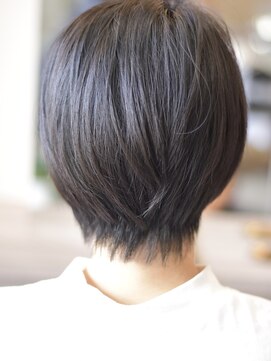 スイ(Sui) 黒髪ショート/浮きやすい襟足の方にもオススメ/絶壁解消◎