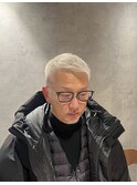 シルバーブリーチカラー　スキンフェード