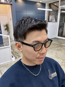 ネイビー(Navy) アップバングでキメる！メンズスタイル