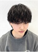 黒髪波巻きシャドウパーママッシュツーブロックショート