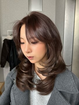 天神美容室 海外レイヤーカットハッシュカットグレージュ