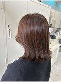 艶感ブラウン、切りっぱなしボブ