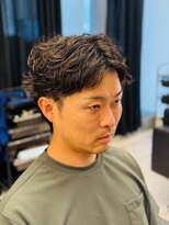 マジック(magic)&nbsp;大人色気センターパート × ニュアンスシャドウパーマ