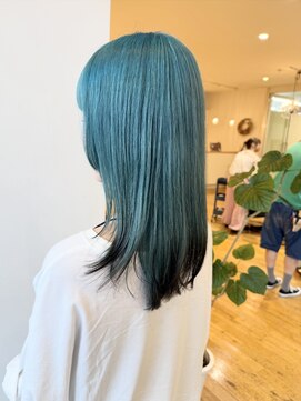 ルッツ(Lutz. hair design) 7/29 ミントブルー【千代田彩夏】
