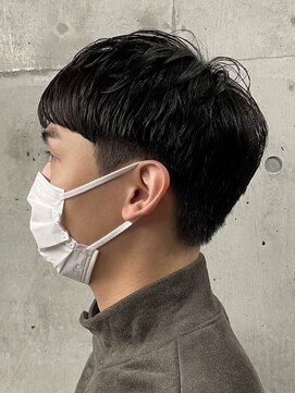 フイ メンズヘア ヨヨギ(Hui men's hair yoyogi) メンズ/アップバング/ツーブロックマッシュ/束感ショート波巻き