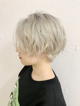 ユーフォリア 池袋東口駅前店(Euphoria) 《池袋》ハイトーンショート