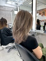 イキ 表参道(iki omotesando)&nbsp;ミディアムヘア/スラッシュ/グレージュカラー/デザインカラー