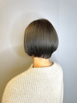 ブロッサム 東久留米店(Blossom) うるツヤ丸みボブウルフワンカール小顔補正立体カット