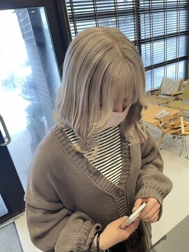 チオ(Chio) 【石坂遥香】ホワイトベージュ