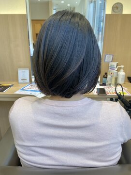 ウイバイファースト(u'i by first) 全体的に丸みを帯びた、ふんわりとしたシルエットなスタイル