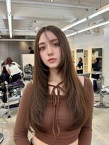 ヒュー 広島(HEW)&nbsp;20代30代外国人風シースルーレイヤーカットダークグレージュ